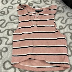 I’m selling this cropped tank top